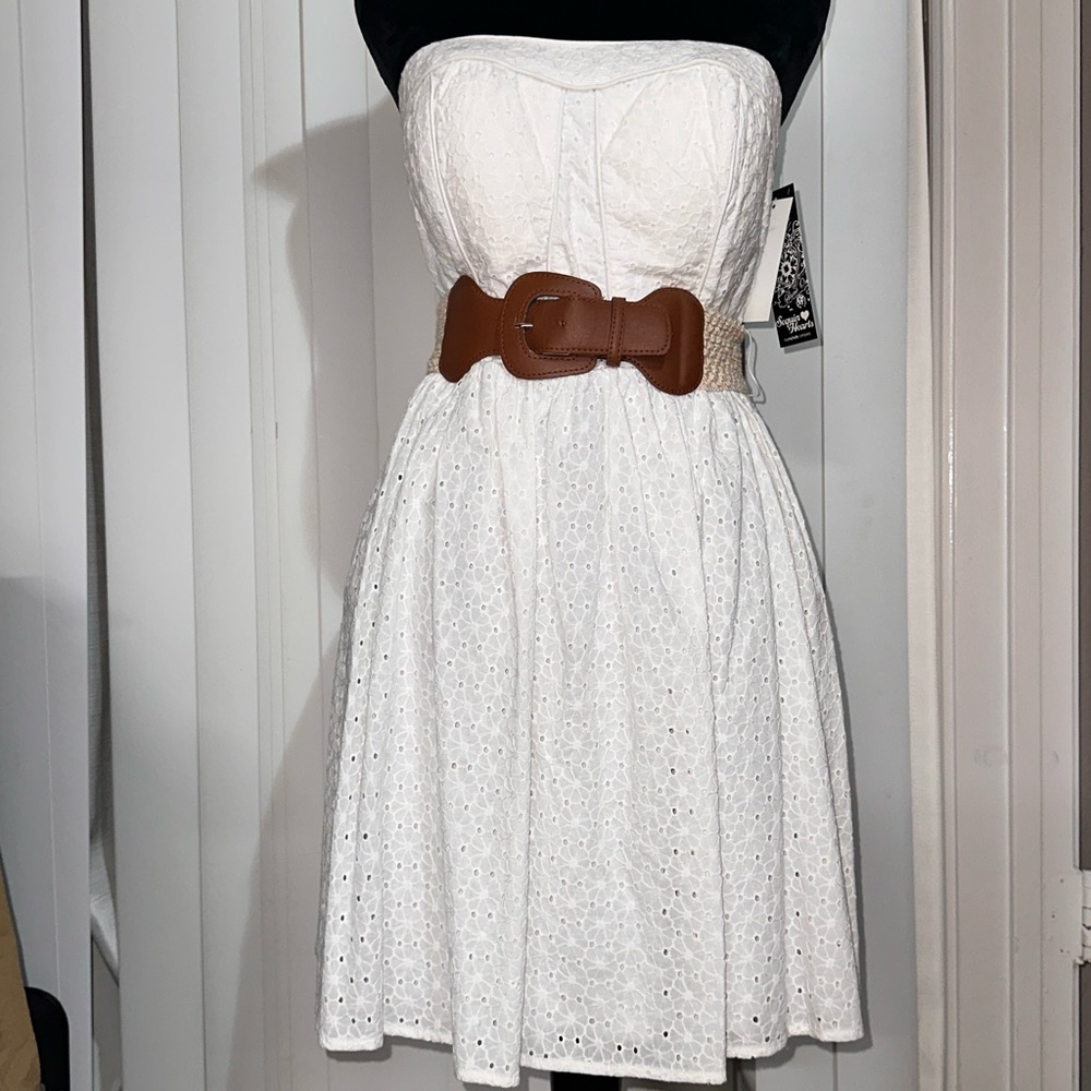 White lace dress